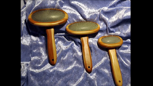 [P0008007] Groomer.DK Volumenbürste Größe L aus Bambus für Hunde und Katzen